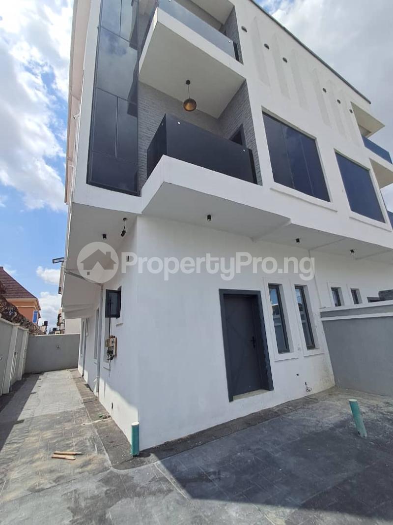 4 bedroom House for sale Within The Gra Magodo GRA Phase 2 Kosofe/Ikosi Lagos