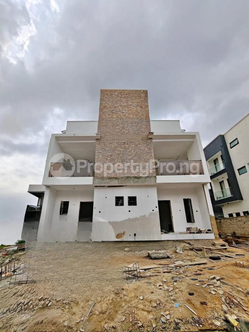 4 bedroom House for sale In Secured Estate Gbagada Lagos