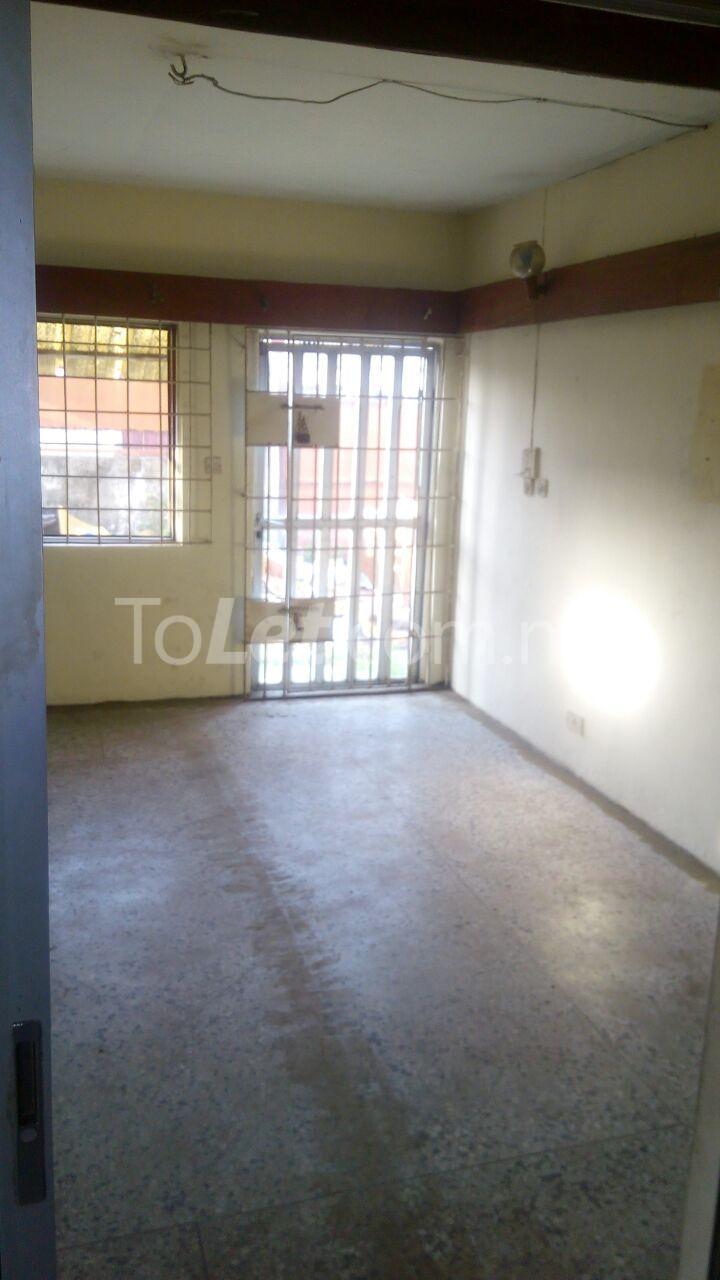 House for rent Y Close Lagos