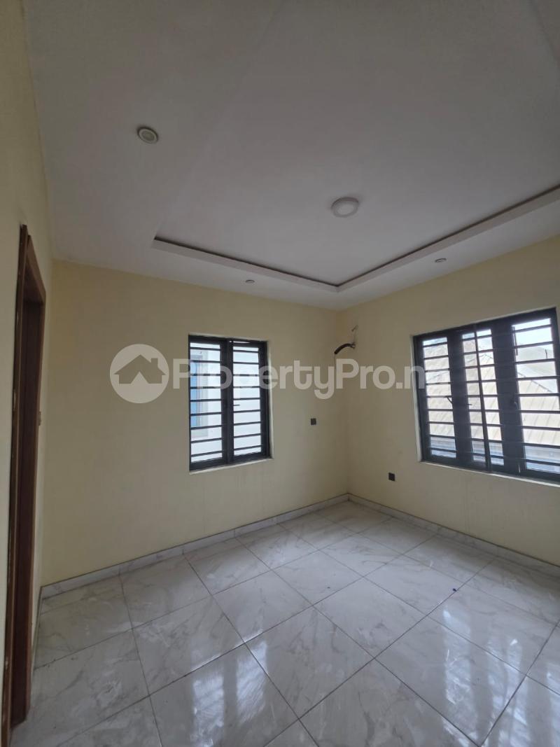 5 bedroom Flat / Apartment for rent Omole phase 2 Ojodu Lagos