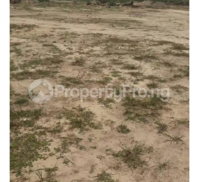 Land for sale Arowojobe Estate. Maryland Lagos