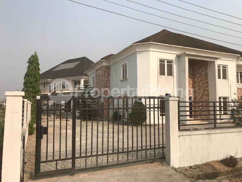 6 bedroom House for sale Pearl Gardens Estate, Behind Shoprite Via Monastery Road Sangotedo Ajah Lagos