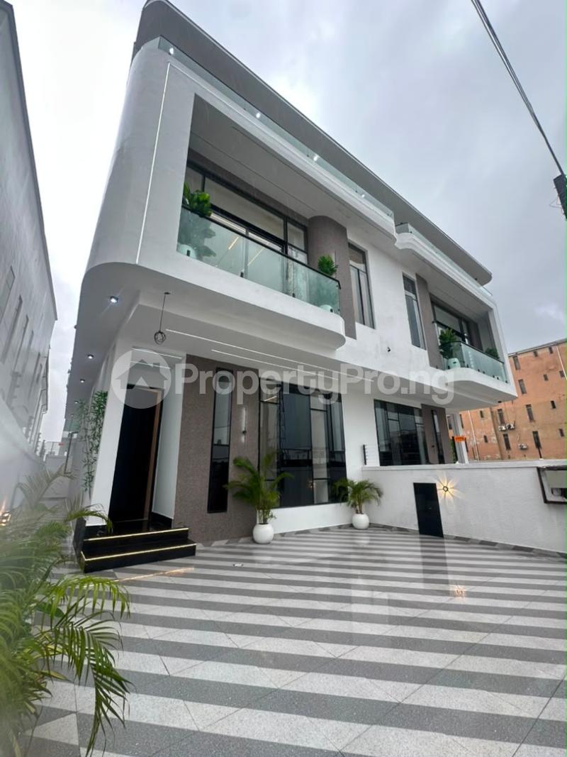 4 bedroom House for sale Ikota Lekki Lagos