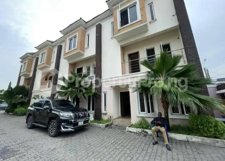 4 bedroom House for sale Abiola's Court, Osapa london Lekki Lagos