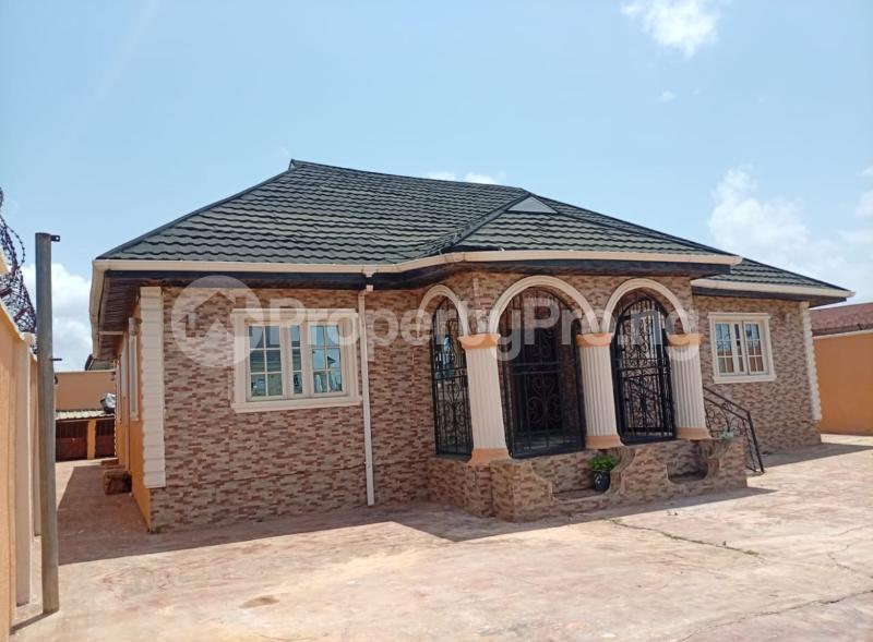 4 bedroom House for sale Akuru Hassan Block Elebu Ibadan Oyo