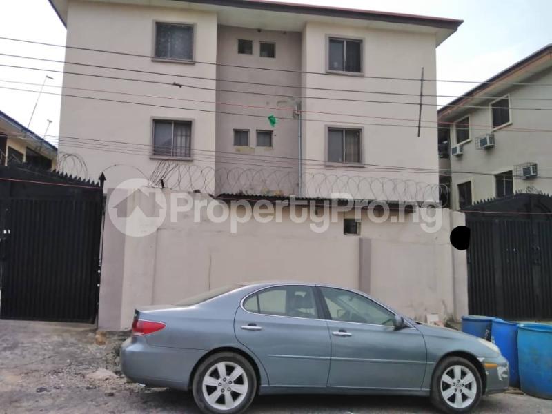 3 bedroom Flat / Apartment for sale Opeifa Crescent, Anthony,lagos State Maryland Lagos