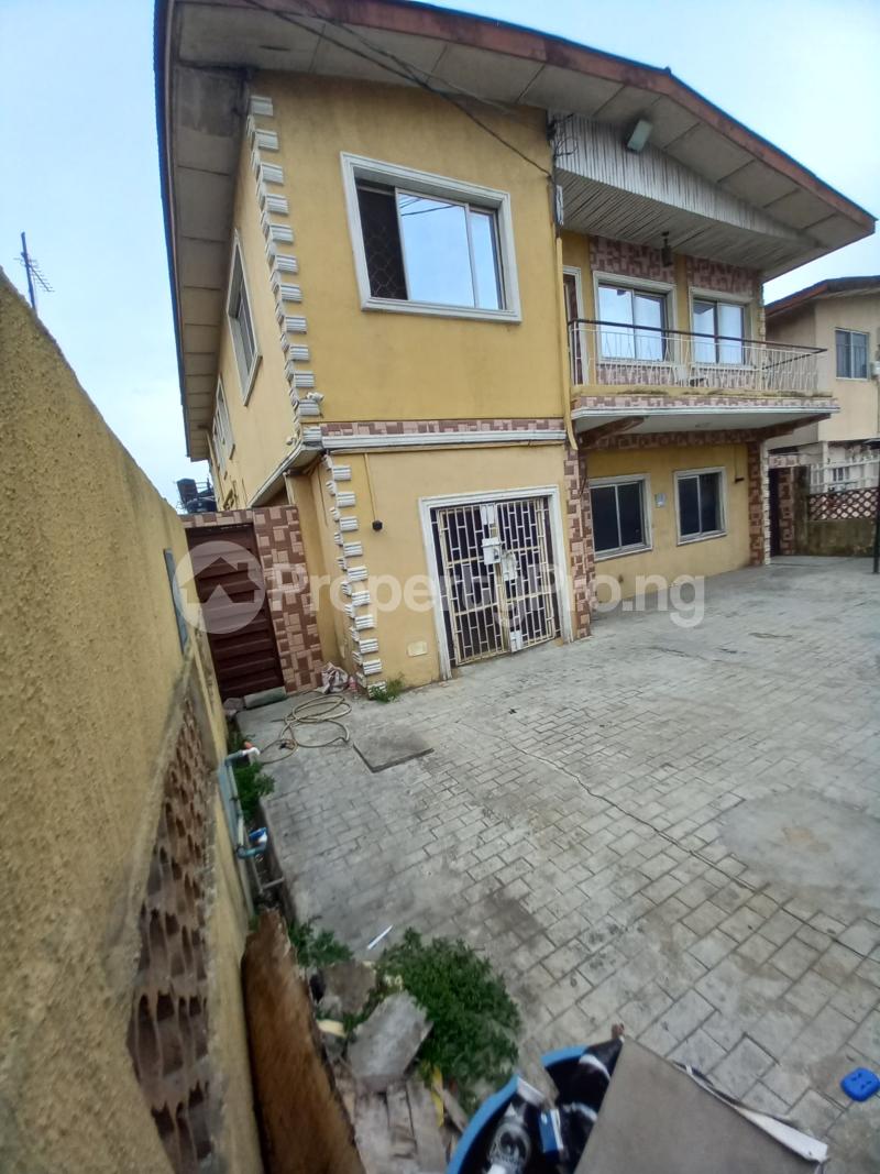 3 bedroom House for sale Off Olufemi Street Surulere Lagos