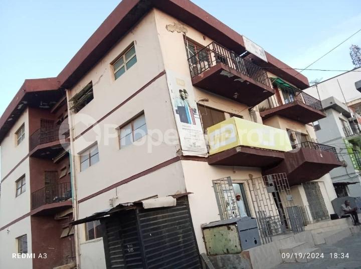 2 bedroom House for sale Oba Akra Avenue Ikeja Lagos