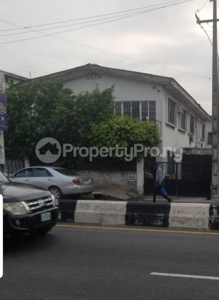 3 bedroom House for sale Ogunlana Surulere Lagos