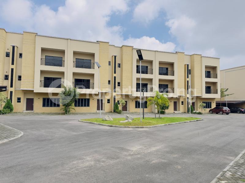 4 bedroom House for sale Off Ameyo Adadevoh Road. ( Video Is Available) Jahi Abuja