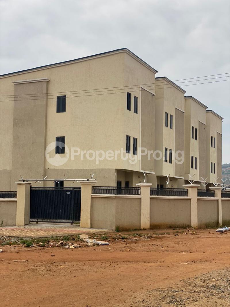 4 bedroom House for rent Jahi District With A Good Motorable Road, Jahi Abuja