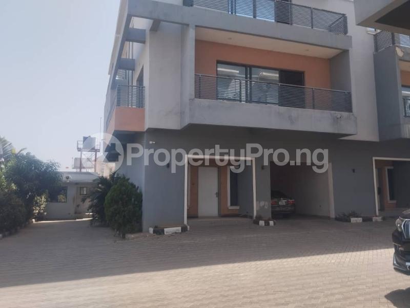 4 bedroom House for rent Jahi District(access Road Is Very Tarred) Jahi Abuja
