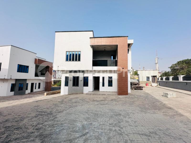 5 bedroom House for sale Guzape District Abuja (video Of The House Is Attached) Guzape Abuja