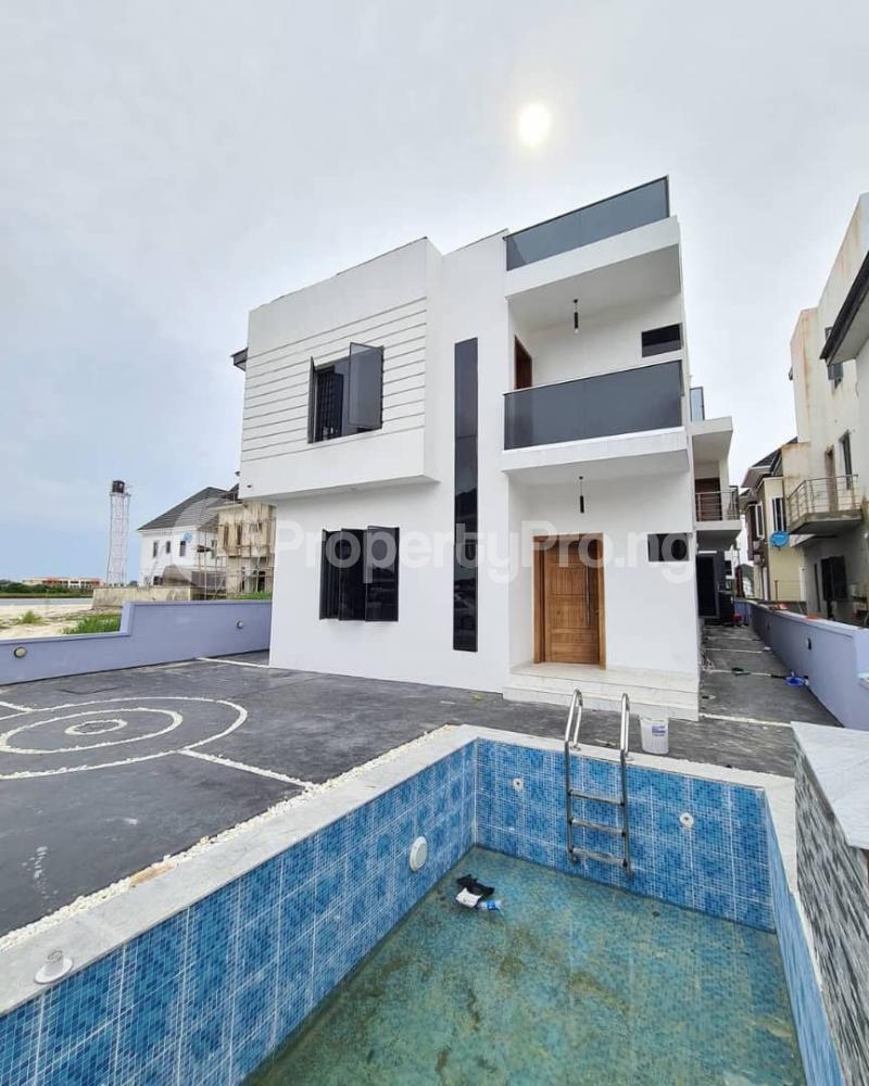 5 bedroom House for sale Megamond Estate Lekky County Homes, Lekki Lagos. Just About 1 Minute Drive From Chevron Ikota Lekki Lagos