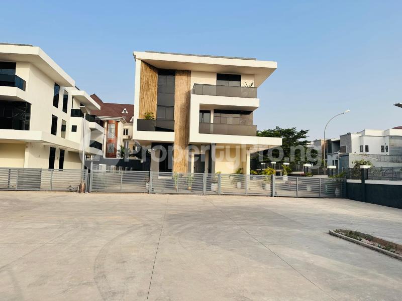 6 bedroom House for sale Guzape District Abuja (video Of The House Is Attached) Guzape Abuja