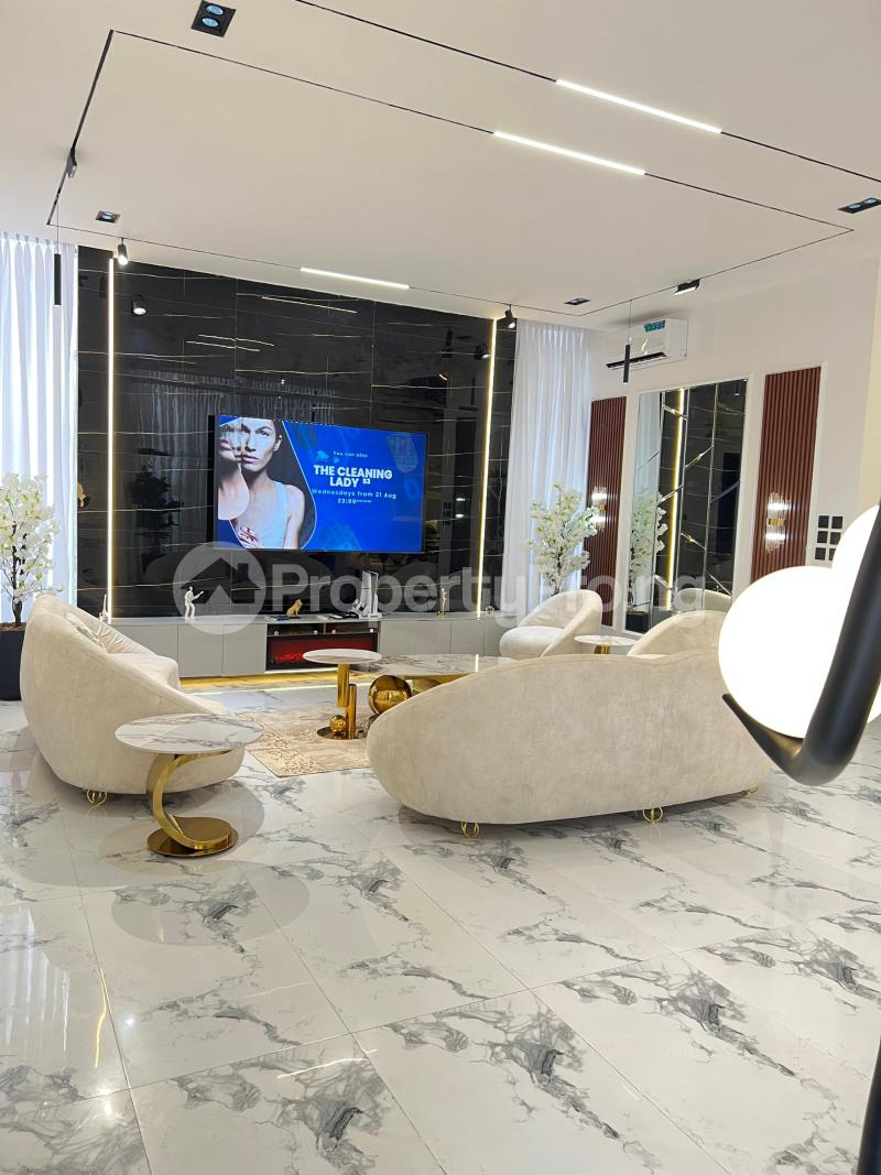 5 bedroom House for shortlet chevron Lekki Lagos