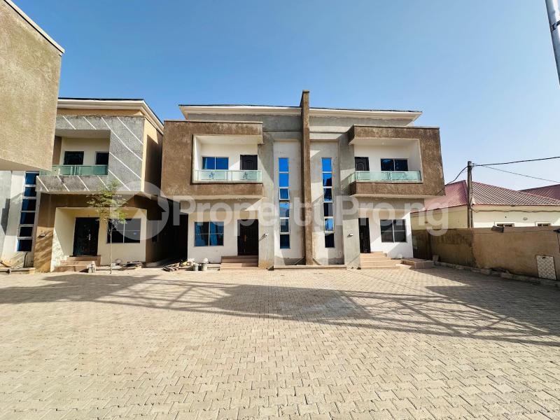 2 bedroom House for sale By Nagis, Karu Abuja. ( Video Of The House Is Attached) Karu Sub-Urban District Abuja
