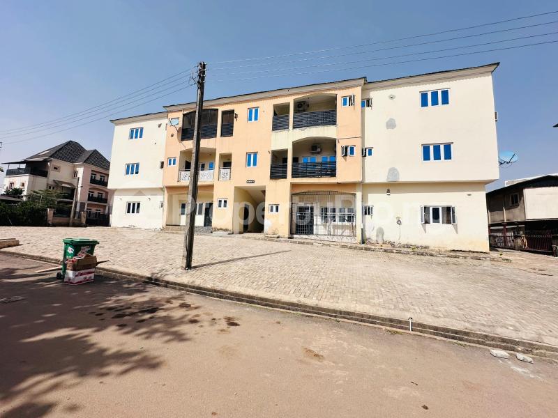 3 bedroom Flat / Apartment for sale Lifecamp District Abuja (video Is Attached) Life Camp Abuja
