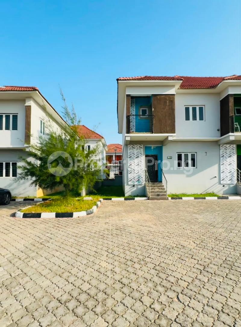 3 bedroom House for sale Idu Karmo Abuja, After Nizamiyel Hospital ( Turkish Hospital) Idu Abuja