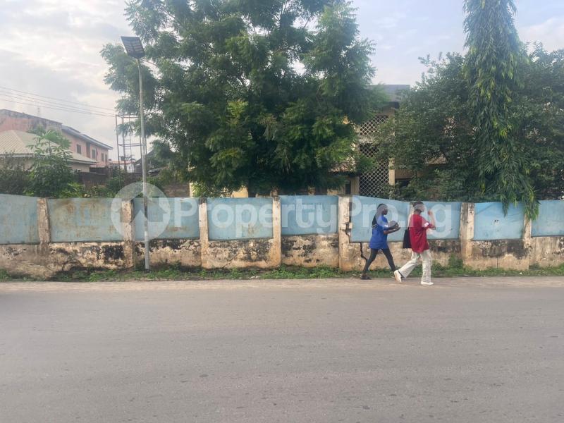 House for sale Oladunni Ayandipo Road, Off Ladoke Akintola Avenue, New Bodija. Ibadan Oyo