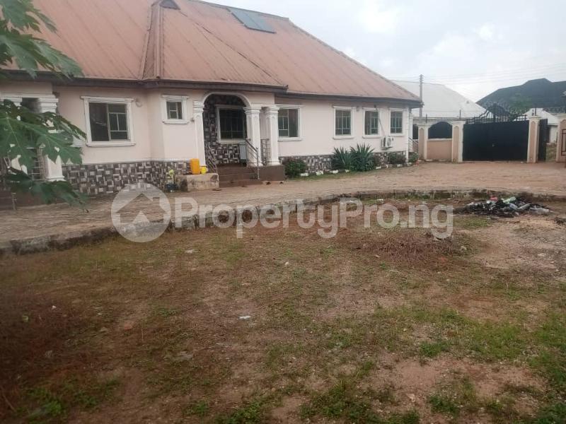 House for sale Location At Utagban 2, Off Airport Road Extension Area Benin City. Oredo Edo - 0