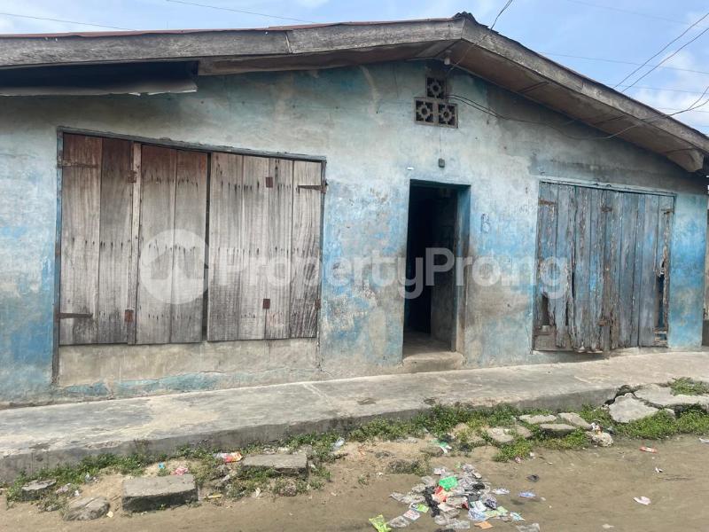 House for sale Adeshina Street, Ilaje Bus Stop, Ojo Lagos