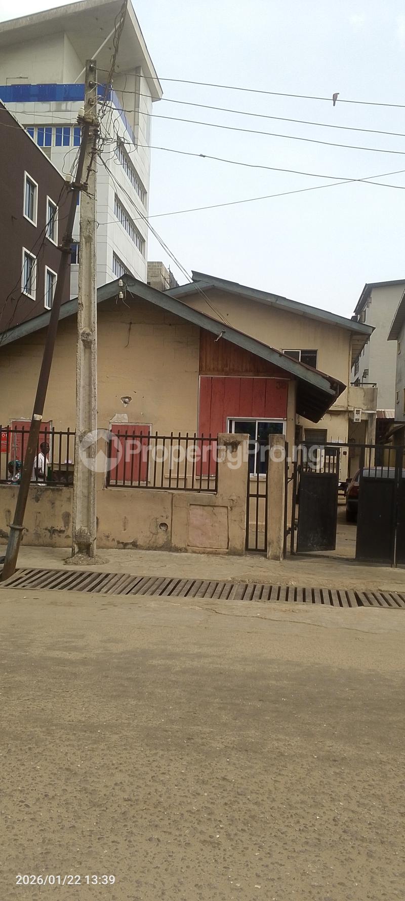 House for sale Mac Neil, Sabo Yaba Lagos