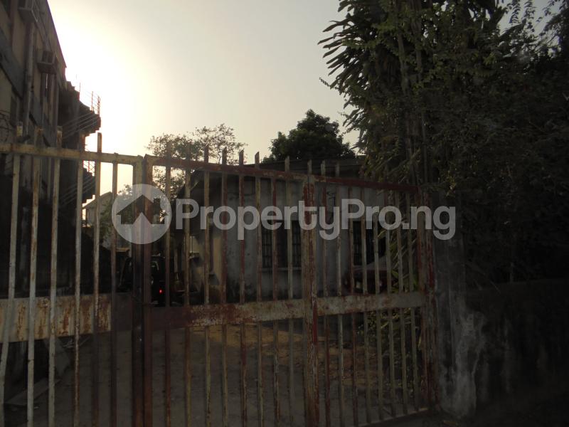 3 bedroom House for sale 12, Akobi Crescent Surulere Lagos. Ijesha Surulere Lagos