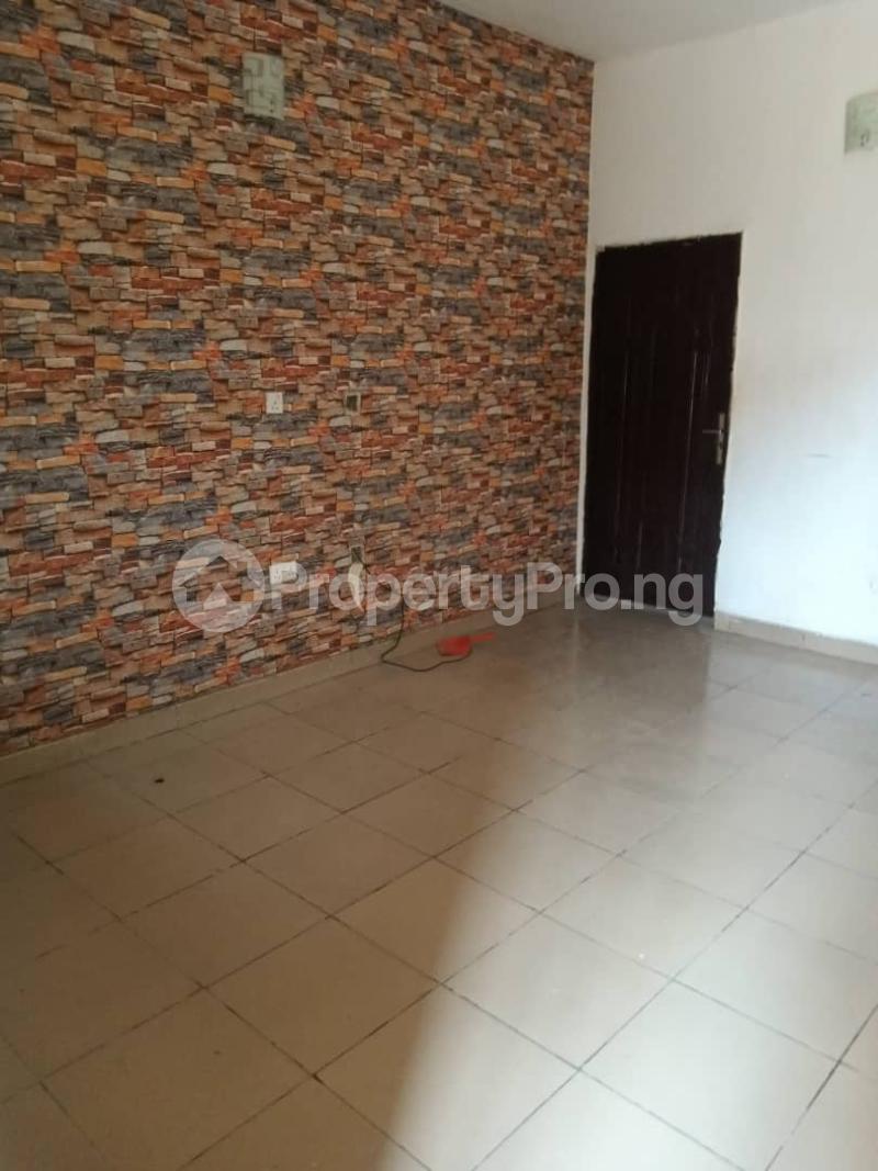 2 bedroom Flat / Apartment for rent Off Apata Road Onipanu Shomolu Lagos