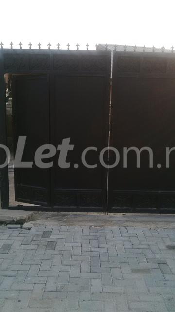 3 bedroom Flat / Apartment for rent Surulere Aletor Street Millenuim/UPS Gbagada Lagos