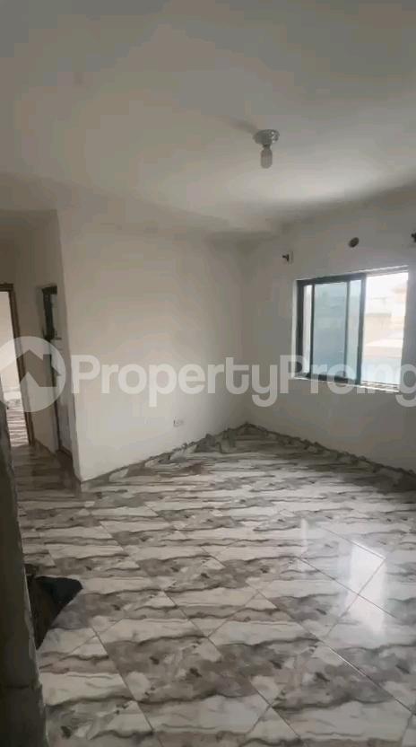 1 bedroom Flat / Apartment for sale Off Shipeolu Street Shomolu Lagos