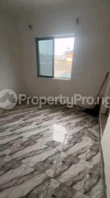 1 bedroom Flat / Apartment for sale Off Shipeolu Street Shomolu Lagos