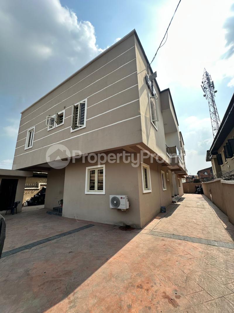 3 bedroom House for sale Off Bishop Street Surulere Lagos