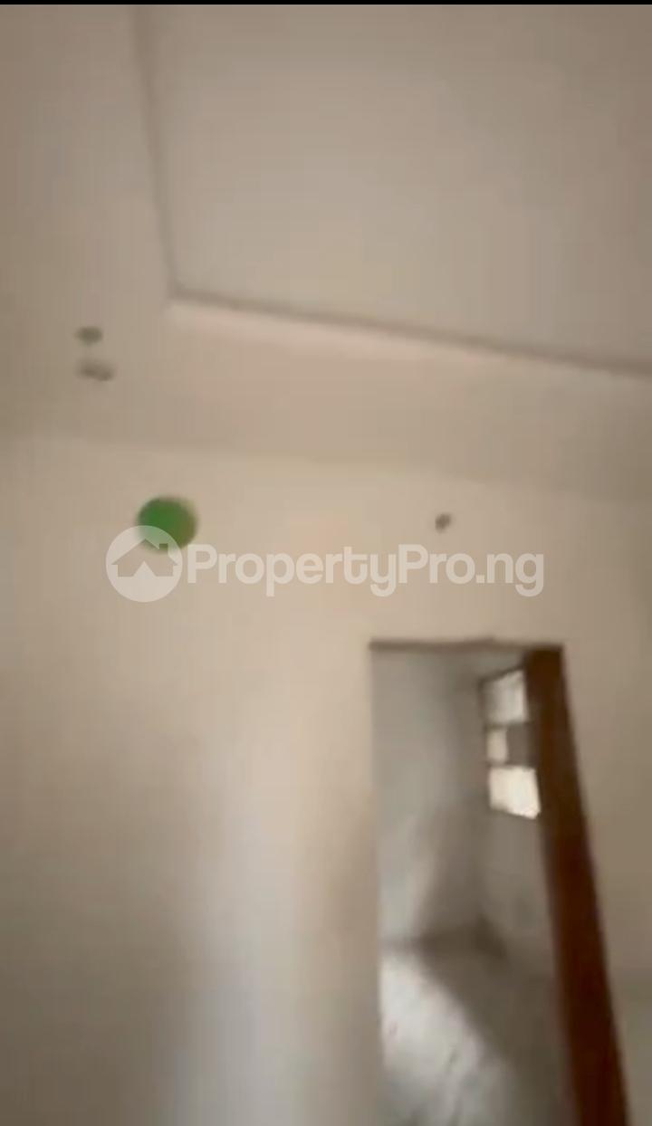 2 bedroom House for rent Off Pedro Road Ladilak Shomolu Lagos