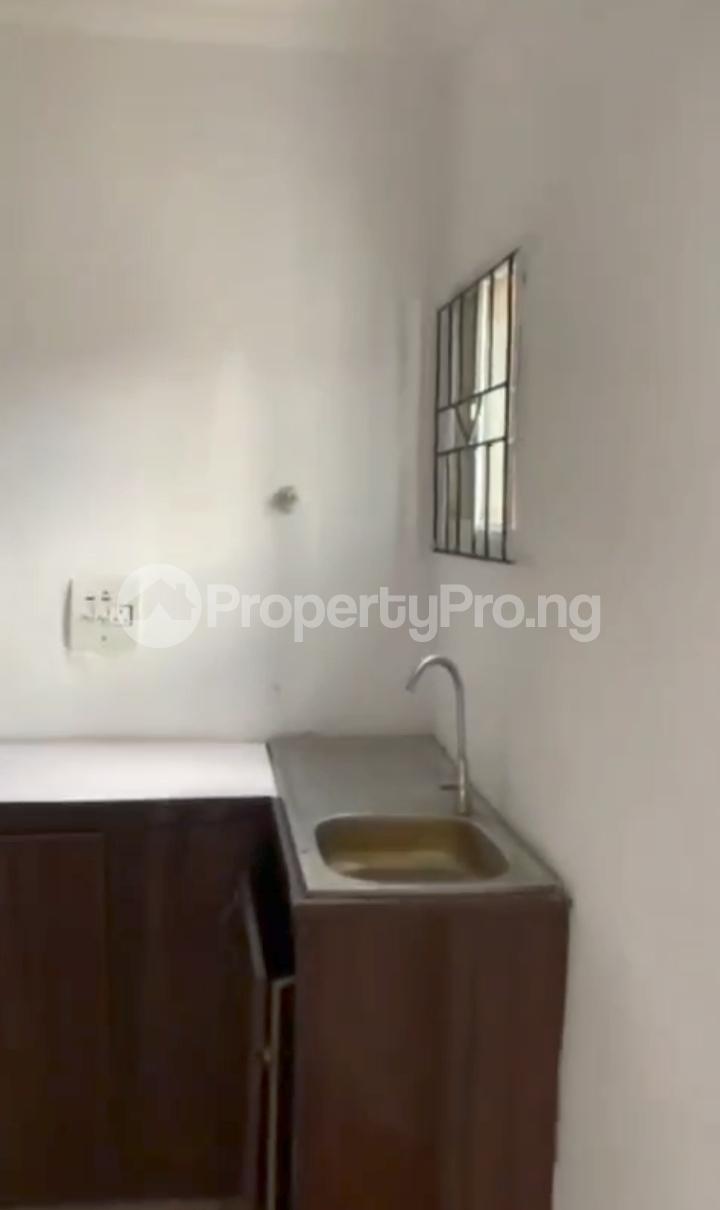 2 bedroom House for rent Alagomeji Yaba Lagos