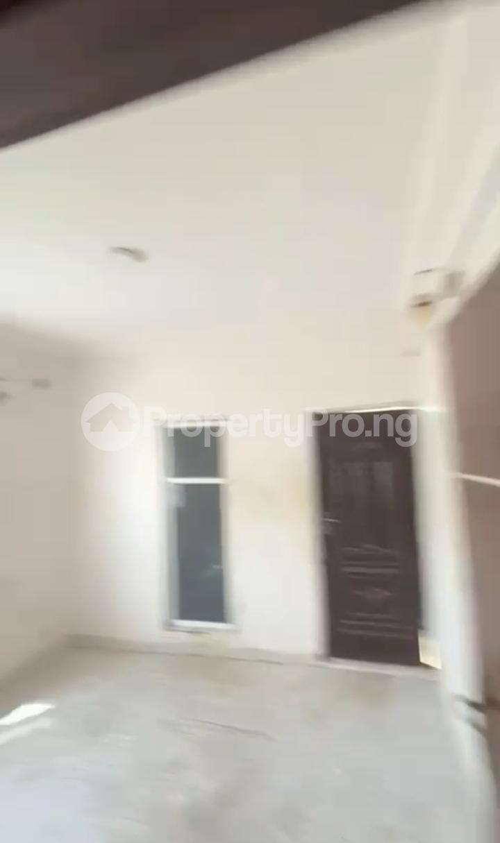 2 bedroom House for rent Finbarrs Road Akoka Yaba Lagos