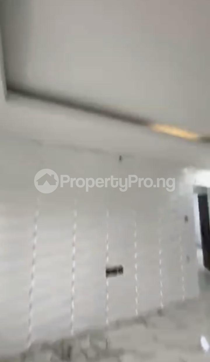 2 bedroom House for rent Onike Yaba Lagos