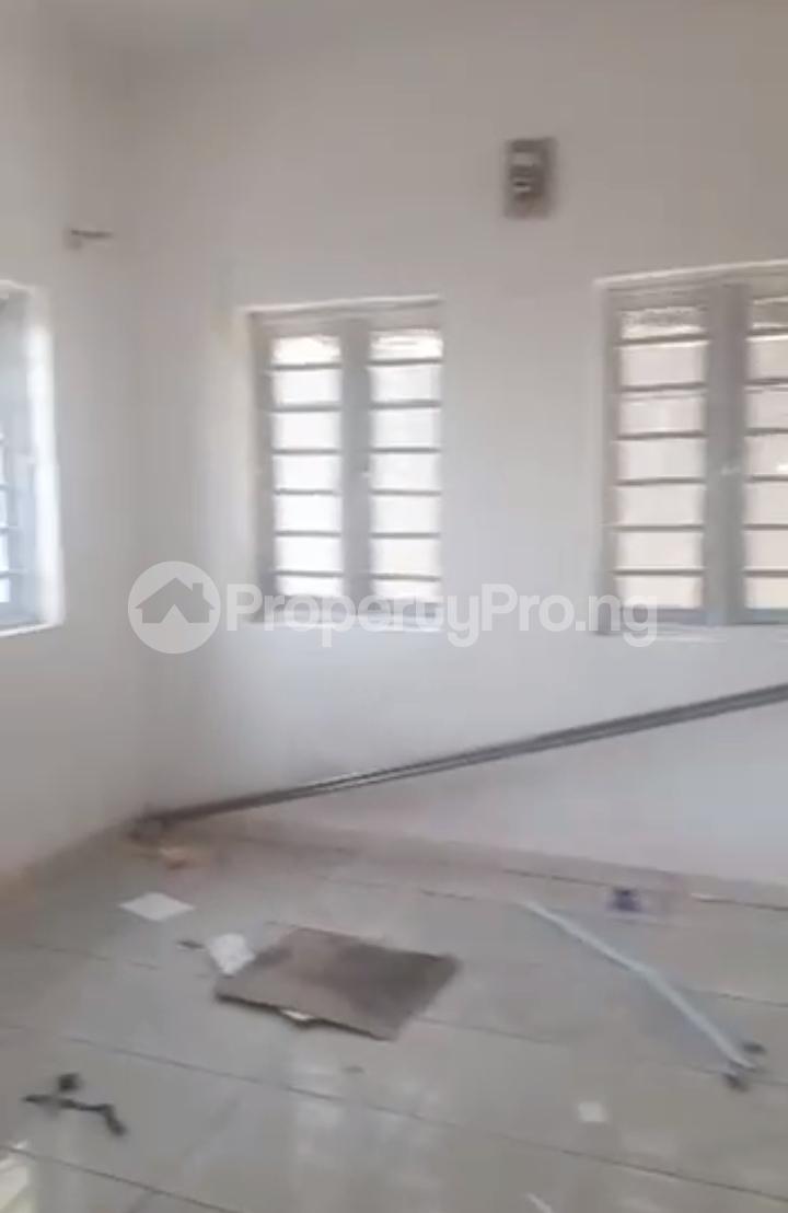 2 bedroom House for rent Off Pedro Road Ladilak Shomolu Lagos