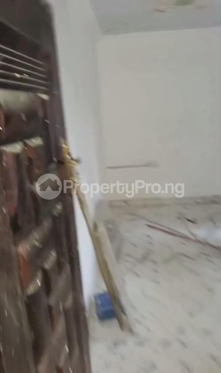 2 bedroom House for rent Off Kayode Street Onipanu Shomolu Lagos