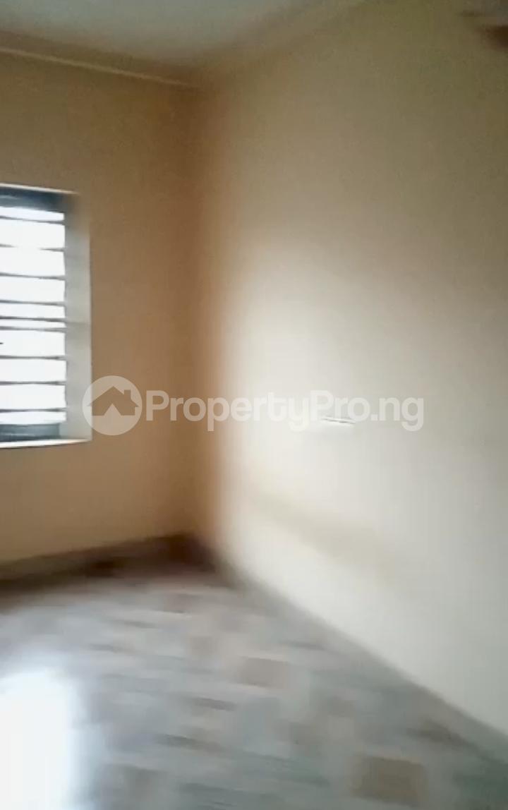 2 bedroom House for rent Adekunle Yaba Lagos
