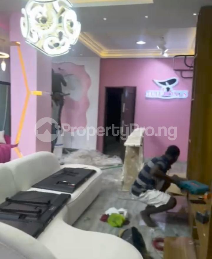 3 bedroom House for rent Adekunle Yaba Lagos