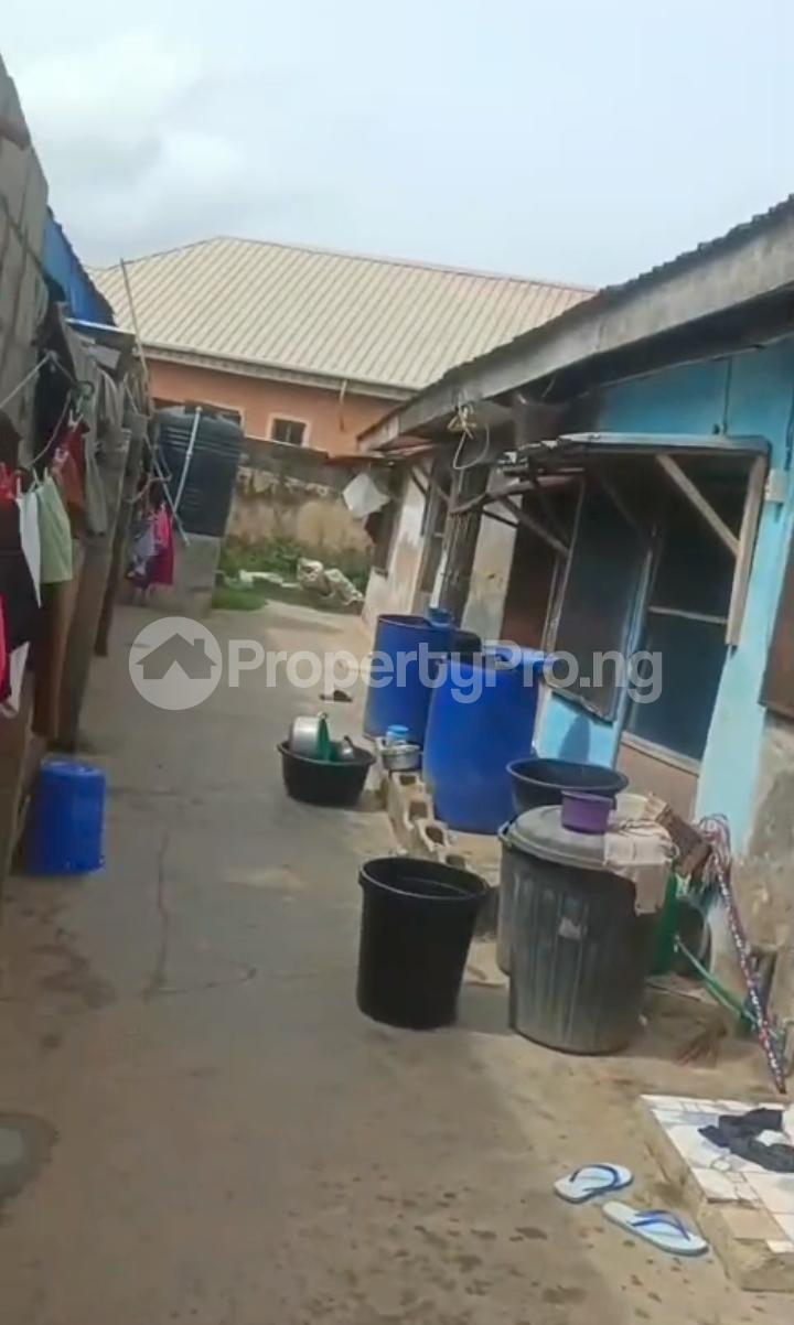 6 bedroom House for sale Bariga Lagos