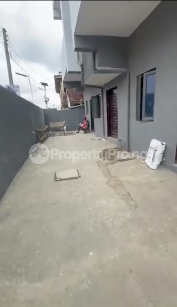 1 bedroom Flat / Apartment for rent Off Pedro Road Ladilak Shomolu Lagos
