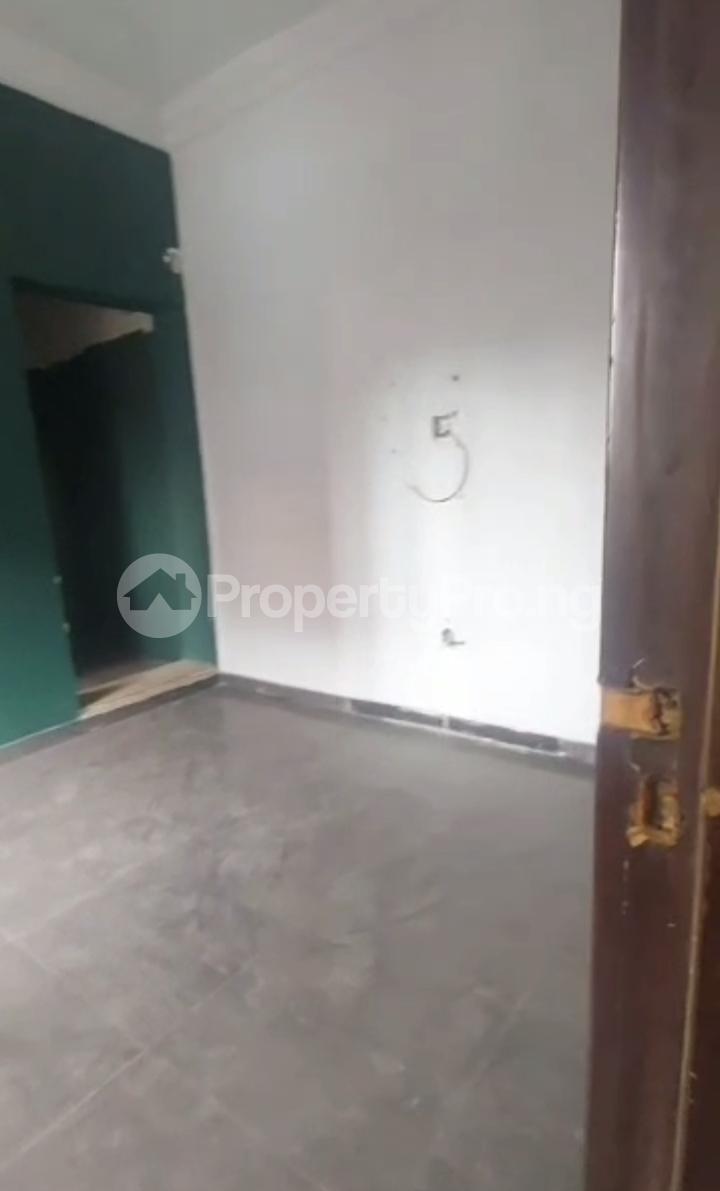 1 bedroom Flat / Apartment for rent Off Market Street Shomolu Lagos - 3