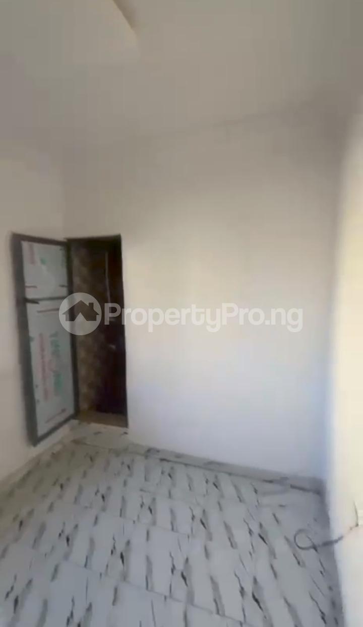1 bedroom Flat / Apartment for rent Off Market Street Shomolu Lagos