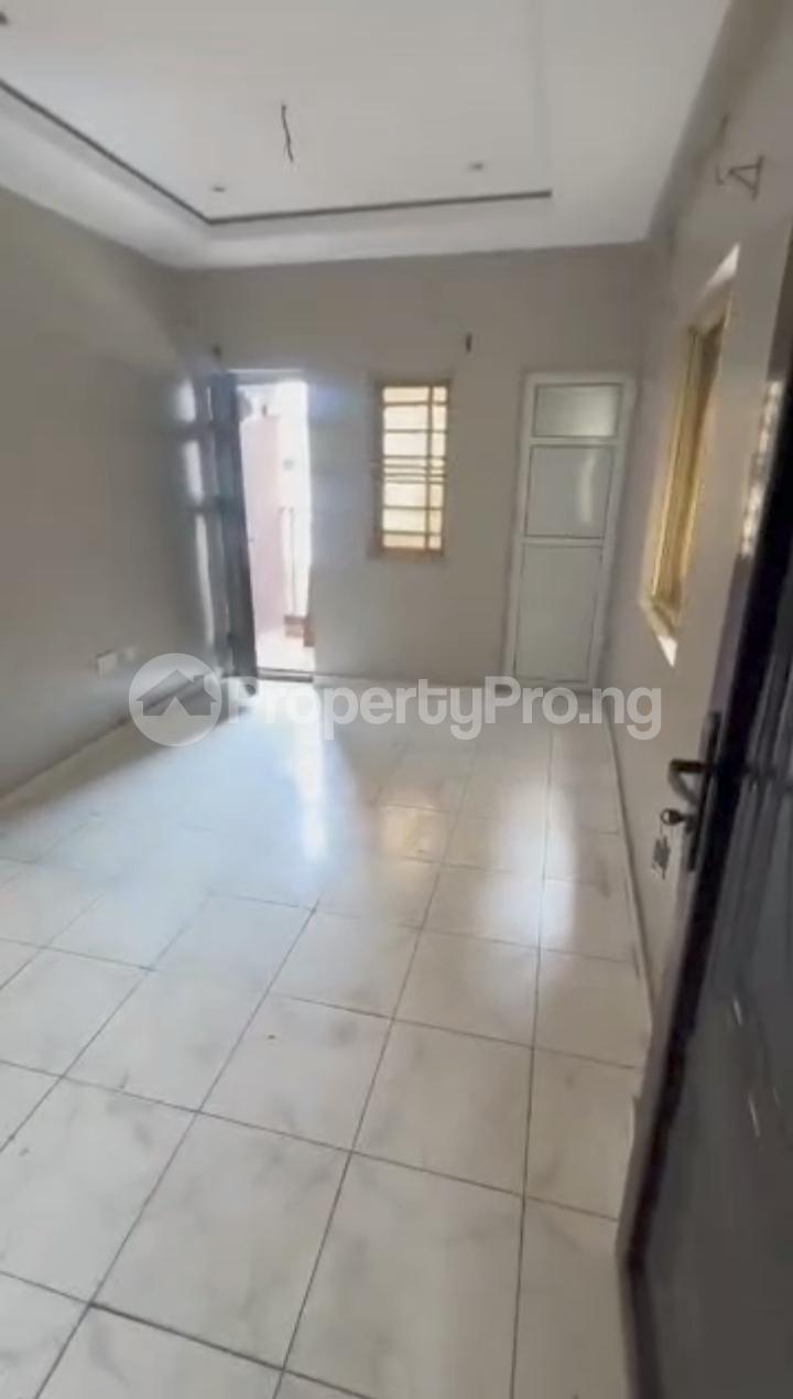 1 bedroom Flat / Apartment for rent Iwaya Yaba Lagos