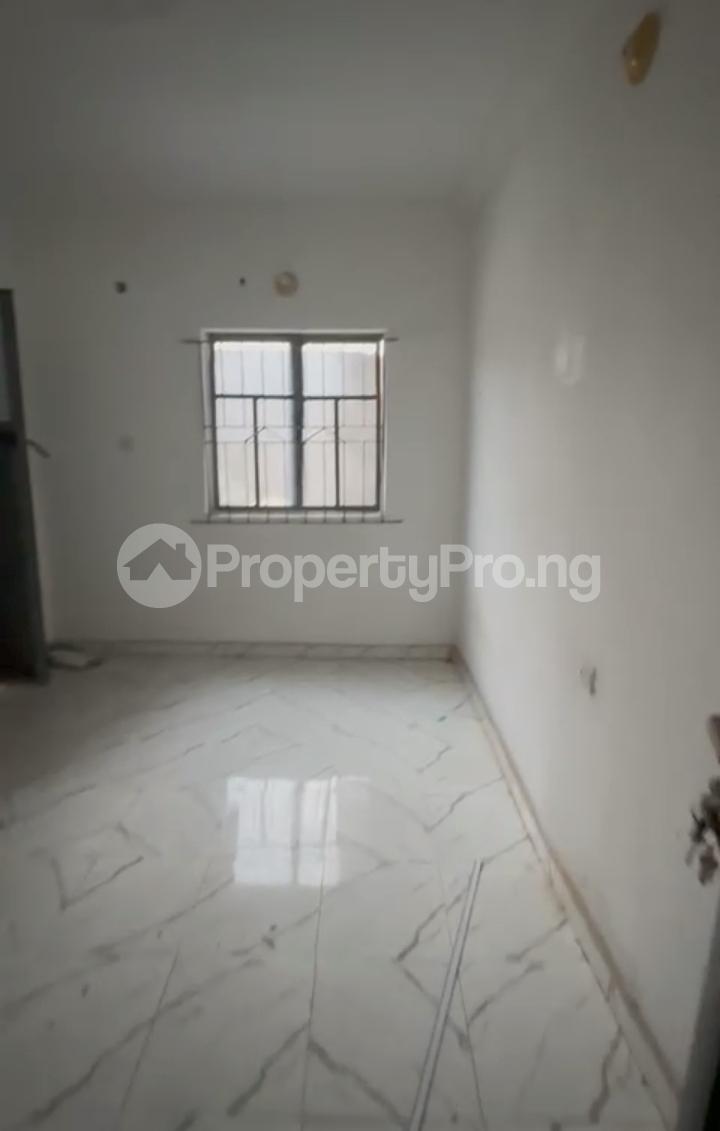 1 bedroom Flat / Apartment for rent Off Market Street Shomolu Lagos