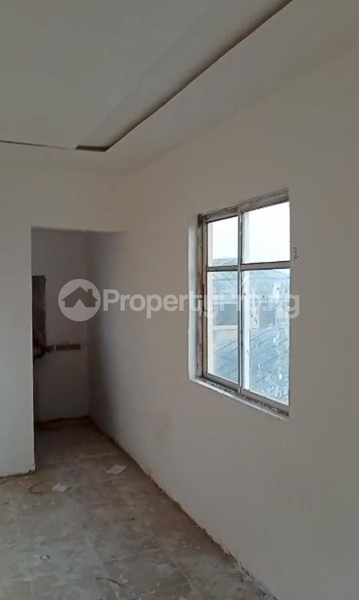 1 bedroom Flat / Apartment for rent Off Market Street Shomolu Lagos