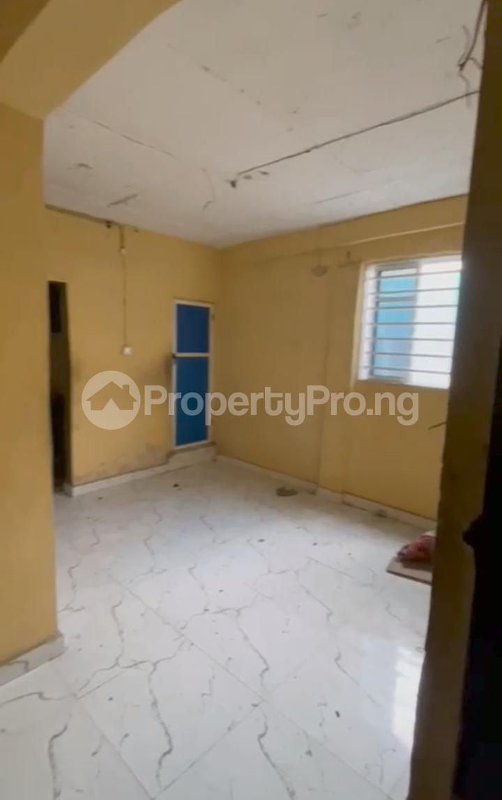 1 bedroom Flat / Apartment for rent Adekunle Yaba Lagos