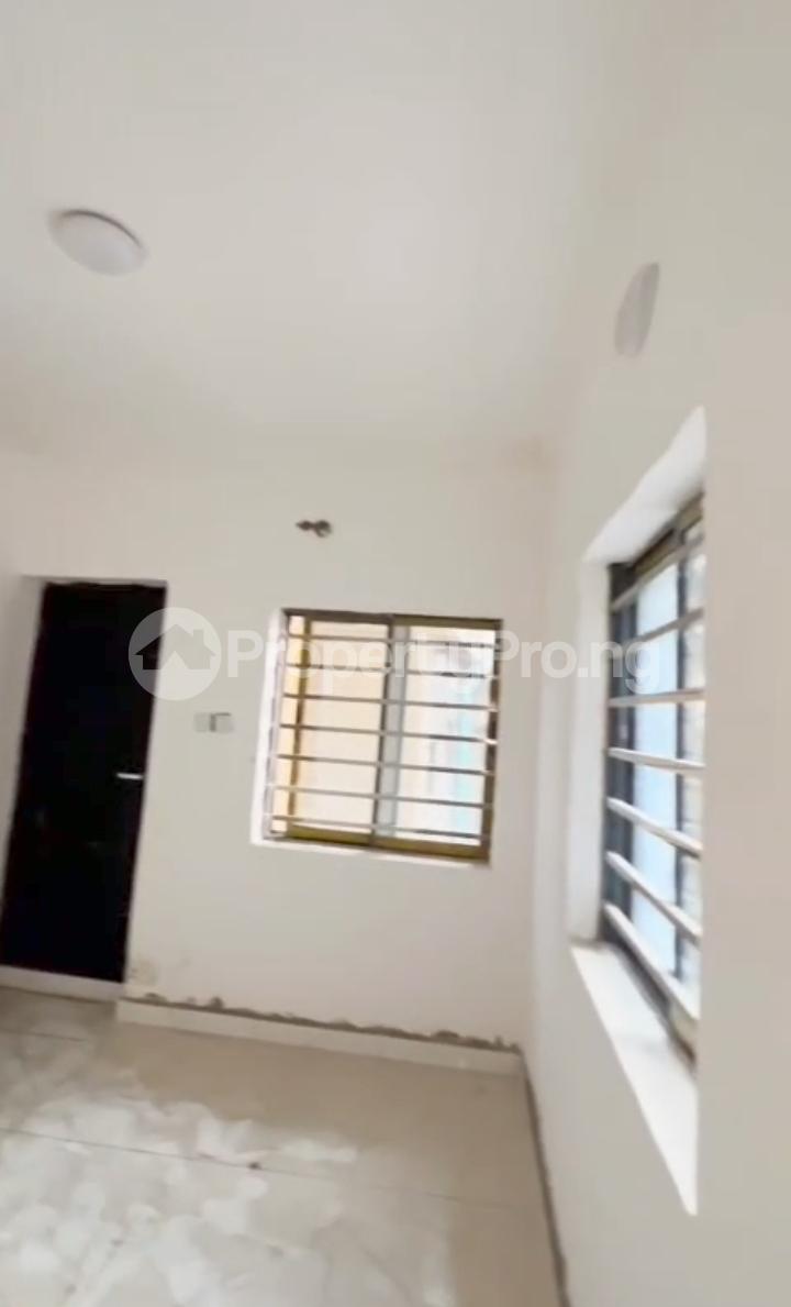 1 bedroom Flat / Apartment for rent Off Pedro Road Ladilak Shomolu Lagos